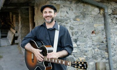 Critically acclaimed Jon Shain to perform at the Blue Tavern